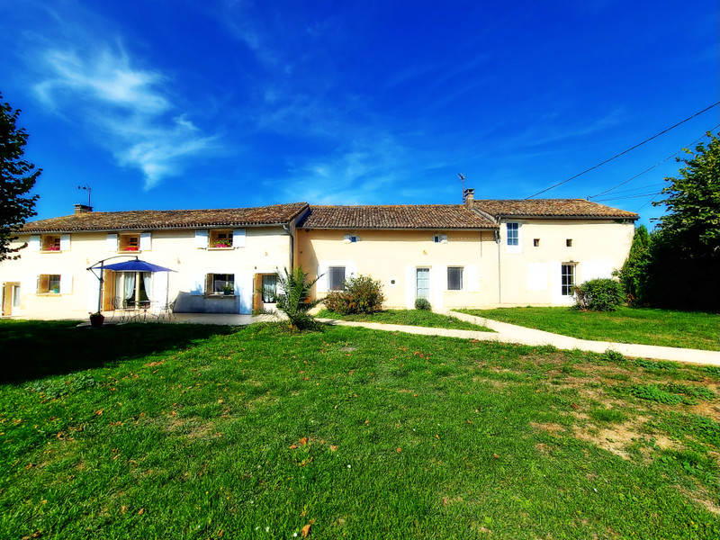 French property for sale in Valence-en-Poitou, Vienne - €265,000 - photo 0