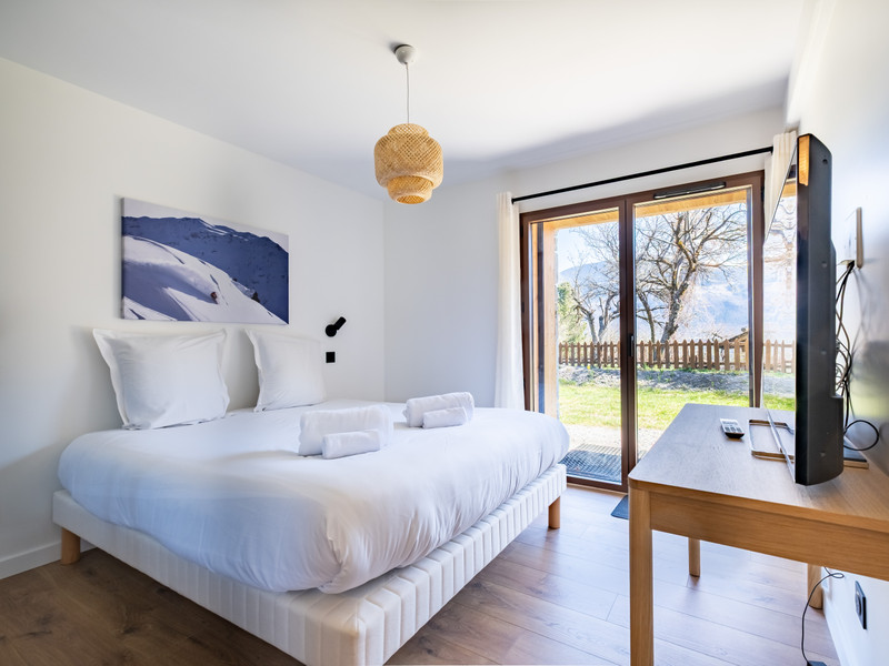 Ski property for sale in Meribel - €1,395,000 - photo 4