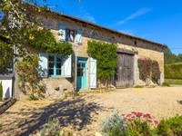 Maison à vendre à Piégut-Pluviers, Dordogne - 425.000 € - photo 1