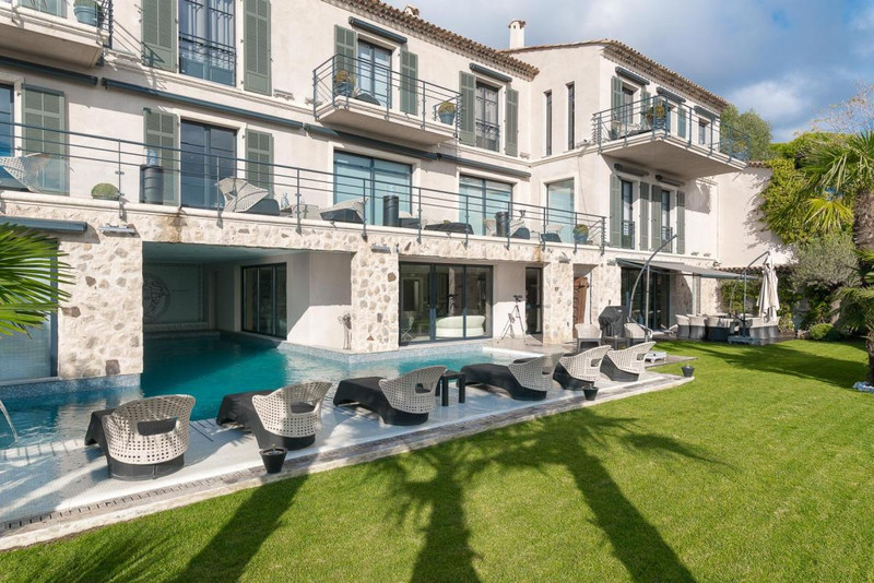 French property for sale in Cannes, Alpes-Maritimes - €29,650,000 - photo 8