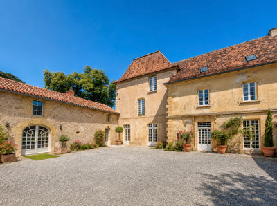 Chateau à vendre à Saint-Germain-et-Mons, Dordogne, Aquitaine, avec Leggett Immobilier