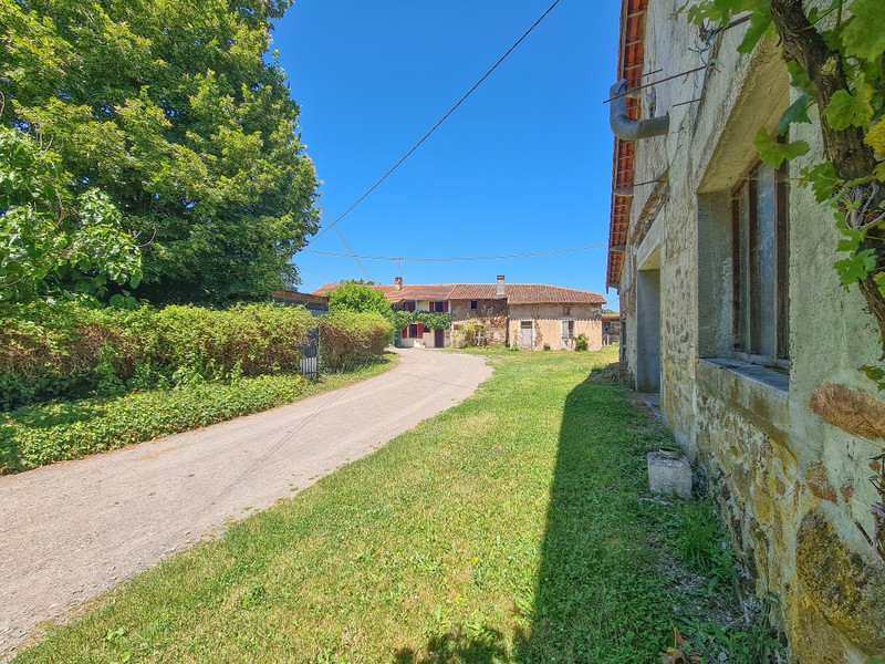 House for sale in ExideuilsurVienne Charente Small country