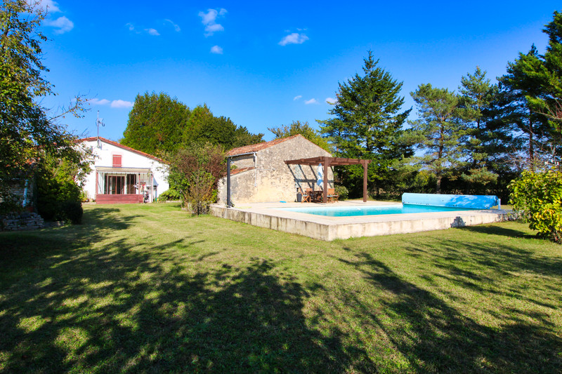 Maison à vendre à La Villedieu, Charente-Maritime - 170 640 € - photo 1