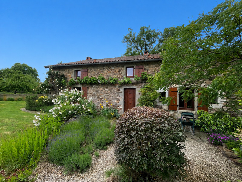 Propriété à vendre à Val-d'Oire-et-Gartempe, Haute-Vienne - 194 400 €