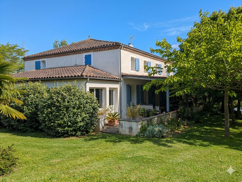 French property for sale in Pinel-Hauterive, Lot-et-Garonne - €530,000 - photo 0