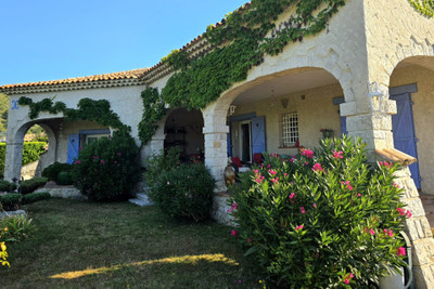 French property for sale in Levens, Alpes-Maritimes - €1,470,000 - photo 9