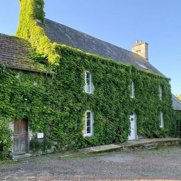 French property for sale in Canville-la-Rocque, Manche - €638,500 - photo 0