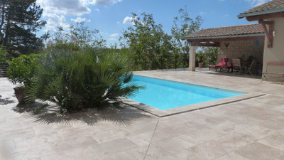 Contemporary 5 bedroom villa - swimming pool, large garden, double garage, fireplace