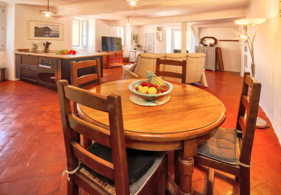 French property for sale in Simiane-la-Rotonde, Alpes-de-Haute-Provence - €225,000 - photo 2