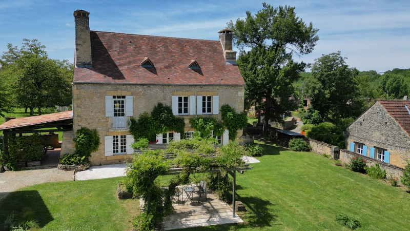 French property for sale in Saint-Cyprien, Dordogne - €750,000 - photo 2