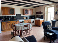 Maison à vendre à La Chapelle-Bâton, Vienne - 114.450 € - photo 4