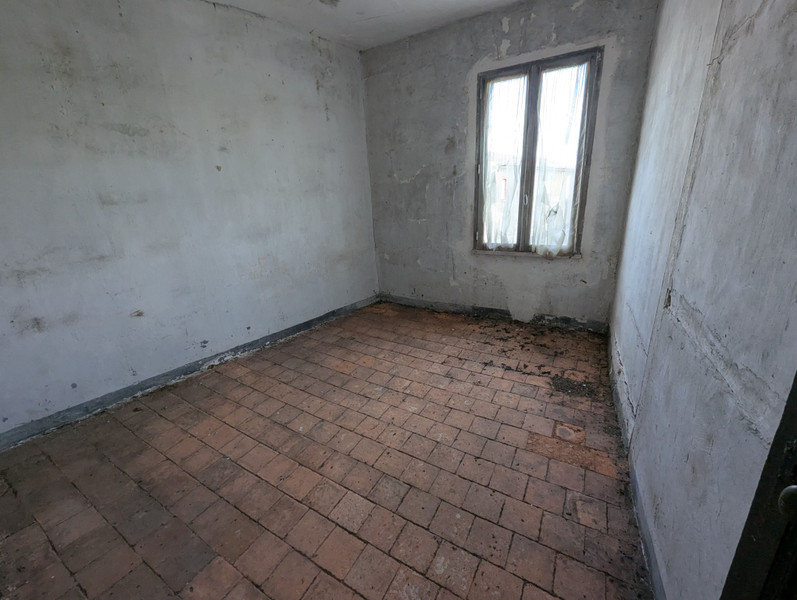 French property for sale in Genneton, Deux-Sèvres - €22,000 - photo 6