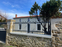 Maison à vendre à Sauzé-Vaussais, Deux-Sèvres - 200 000 € - photo 1