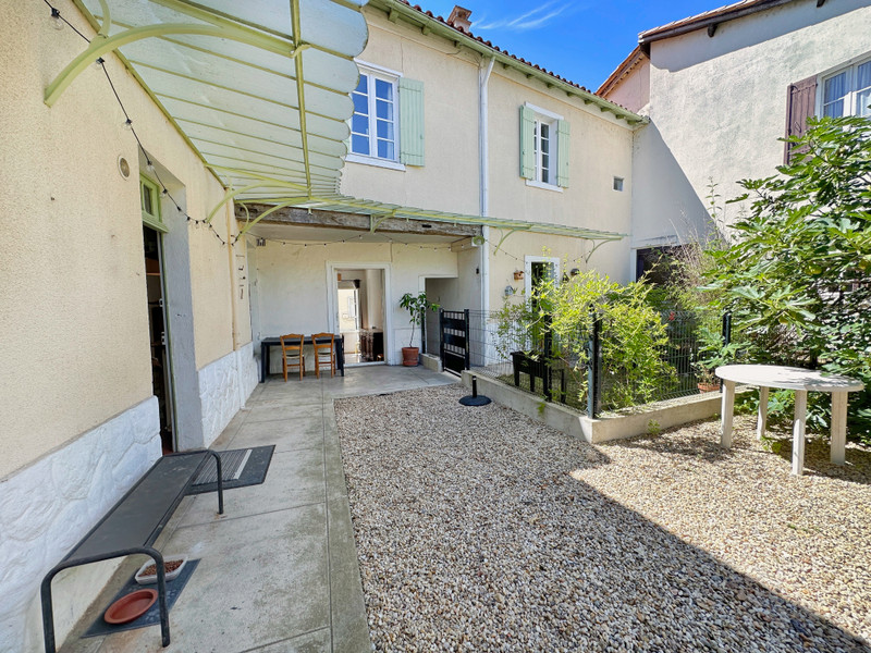 Maison à vendre à La Roche-Chalais, Dordogne - 267.500 € - photo 1