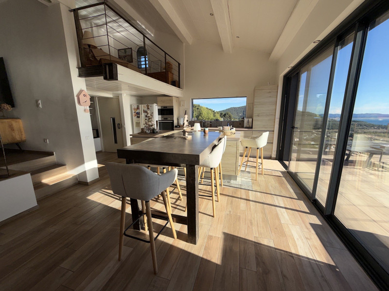French property for sale in Carqueiranne, Var - €1,872,000 - photo 2