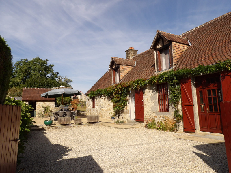 Maison à vendre à Rives d'Andaine, Orne - 172.800 € - photo 1