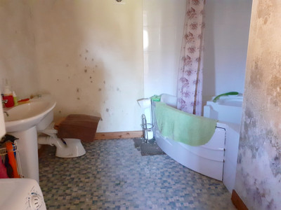 French property for sale in Landivy, Mayenne - €124,260 - photo 12