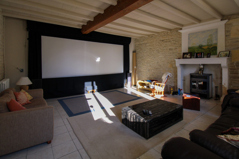 French property for sale in Aumagne, Charente-Maritime - &#8364;551,200 - photo 6
