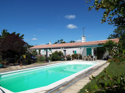 Maison à vendre à Chaillé-les-Marais, Vendée, Pays de la Loire, avec Leggett Immobilier