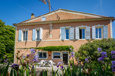 EXCEPTIONAL!!!! Wine estate on 28 hectares of land, featuring a bastide of over 800 m² with 360° views