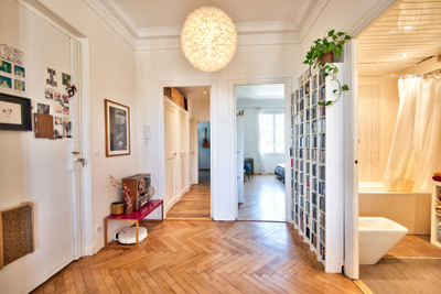 French property for sale in Nice, Alpes-Maritimes - €640,000 - photo 2