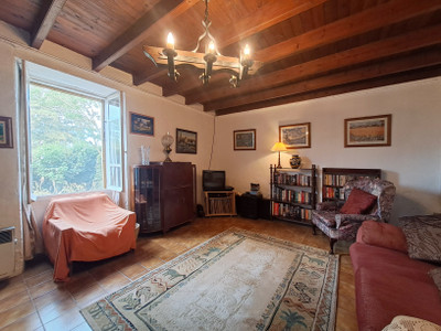 French property for sale in Aubigné, Deux-Sèvres - €61,600 - photo 2