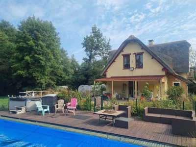French property for sale in Ballots, Mayenne - €269,999 - photo 1