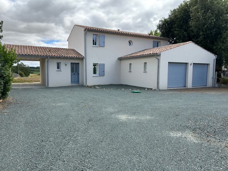 French property for sale in Magné, Deux-Sèvres - €429,000 - photo 1