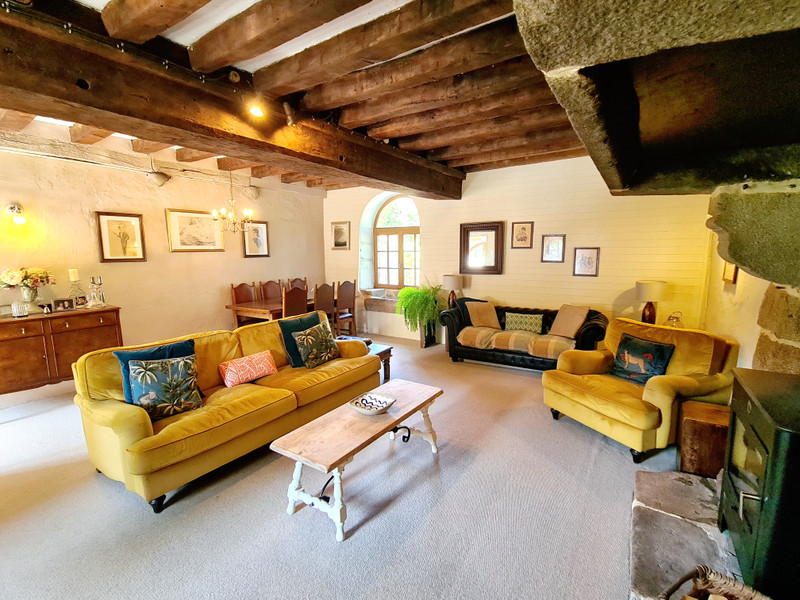 French property for sale in Saint-Berthevin-la-Tannière, Mayenne - €220,000 - photo 3