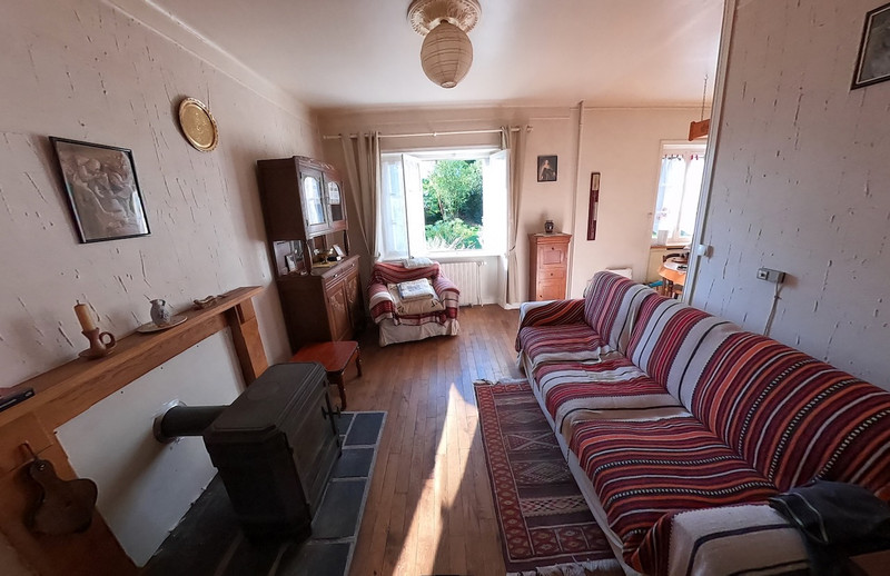 House for sale in Huelgoat Finistère 3 bedroom house with garage