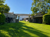 Propriété à vendre à Saint-Amant-de-Boixe, Charente - 178 200 € - photo n°5