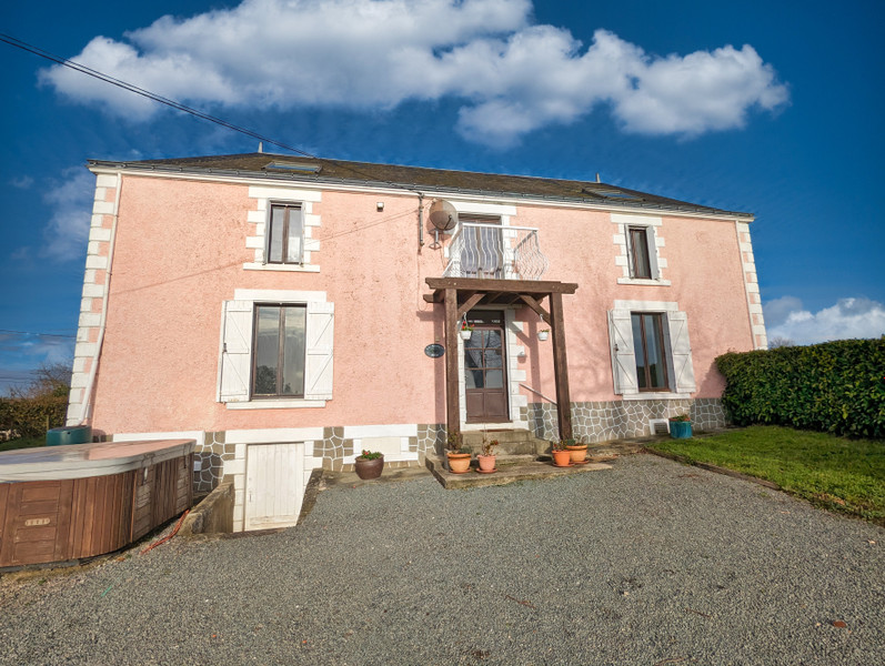 French property for sale in Menomblet, Vendée - €249,950 - photo 0