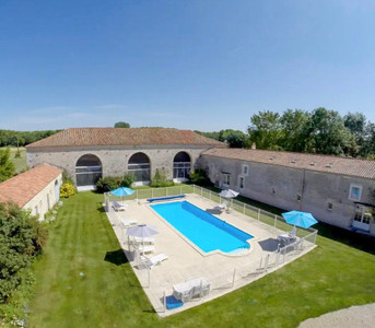 commercial for sale in Poitou-Charentes (Nouvelle Aquitaine)