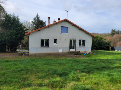 Maison à vendre à Étagnac, Charente, Poitou-Charentes, avec Leggett Immobilier