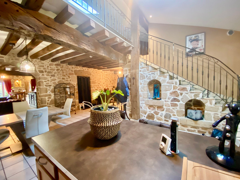 Maison à vendre à Rochechouart, Haute-Vienne - 249.900 € - photo 1