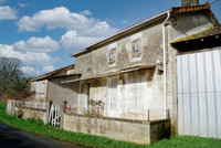 Maison à vendre à Beugnon-Thireuil, Deux-Sèvres - 51.600 € - photo 1