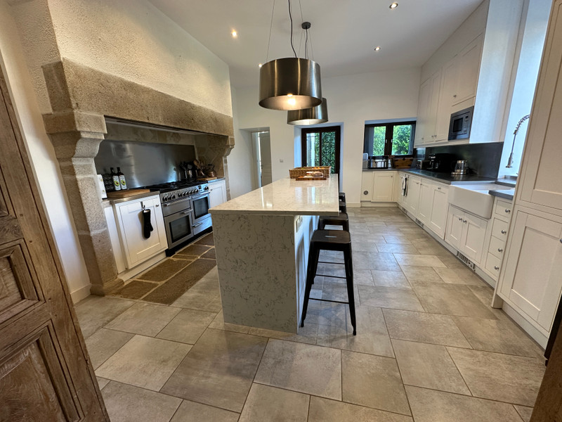 Propriété à vendre à Châlus, Haute-Vienne - 975 000 €