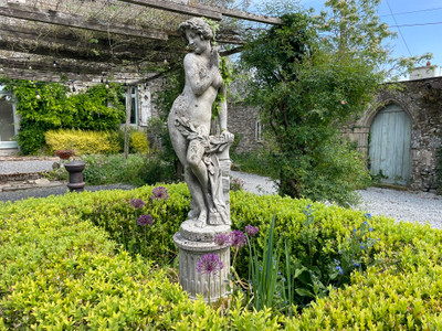 French property for sale in Le Mené, Côtes-d'Armor - €365,700 - photo 2