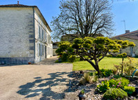 Propriété à vendre à Cognac, Charente - 379 480 € - photo n°2