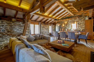 Rare, luxury mountain chalet situated in the heart of the 3 Valleys with breathtaking surroundings 
