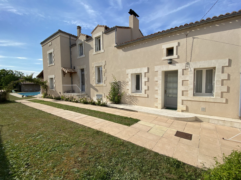 French property for sale in Puyréaux, Charente - €299,000 - photo 1