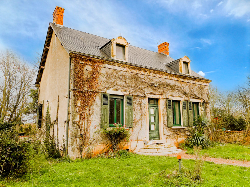 Propriété à vendre à Coust, Cher - 230 000 €