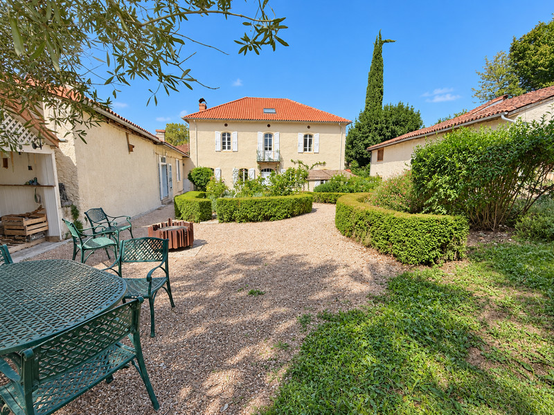 French property for sale in Aspet, Haute-Garonne - €875,000 - photo 1