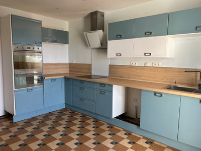 French property for sale in La Châtaigneraie, Vendée - €169,900 - photo 2
