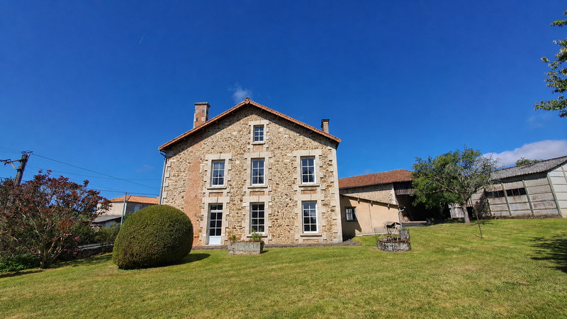 Propriété à vendre à Massignac, Charente - 189 000 €