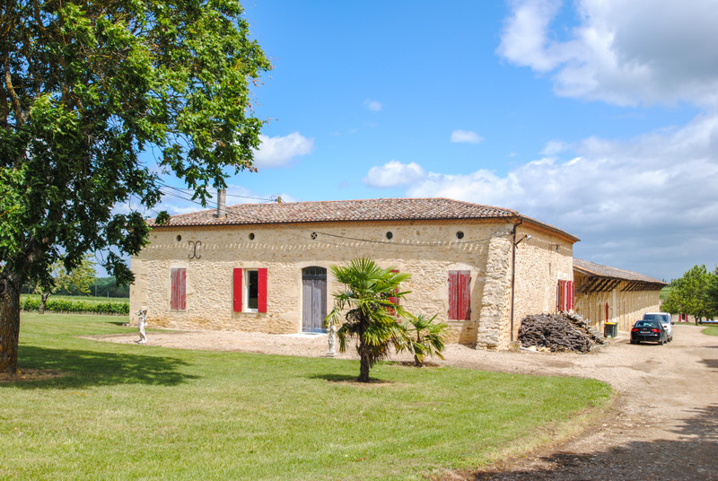French property for sale in Doulezon, Gironde - &#8364;1,575,000 - photo 2