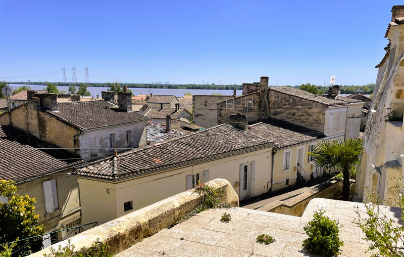 French property for sale in Bourg, Gironde - €561,800 - photo 9