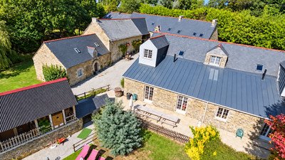 French property for sale in Cléguérec, Morbihan - €795,000 - photo 3