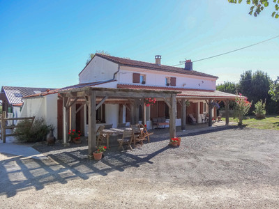 Maison à vendre à Tonnay-Charente, Charente-Maritime, Poitou-Charentes, avec Leggett Immobilier