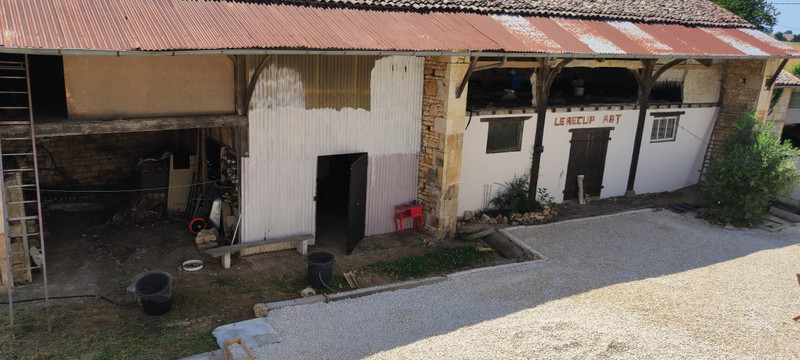 French property for sale in Lorigné, Deux-Sèvres - €136,250 - photo 2